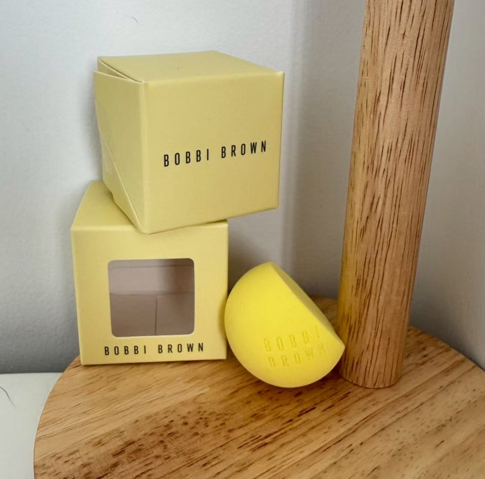Bobbi Brown makeup sponge