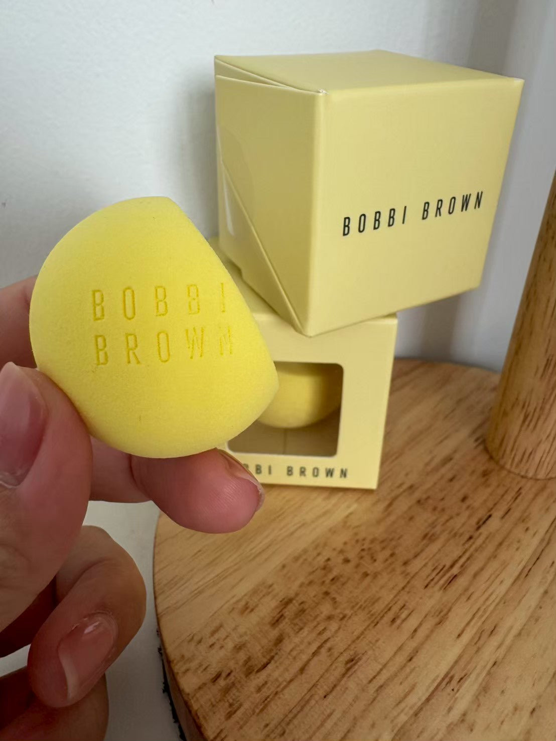 Bobbi Brown makeup sponge