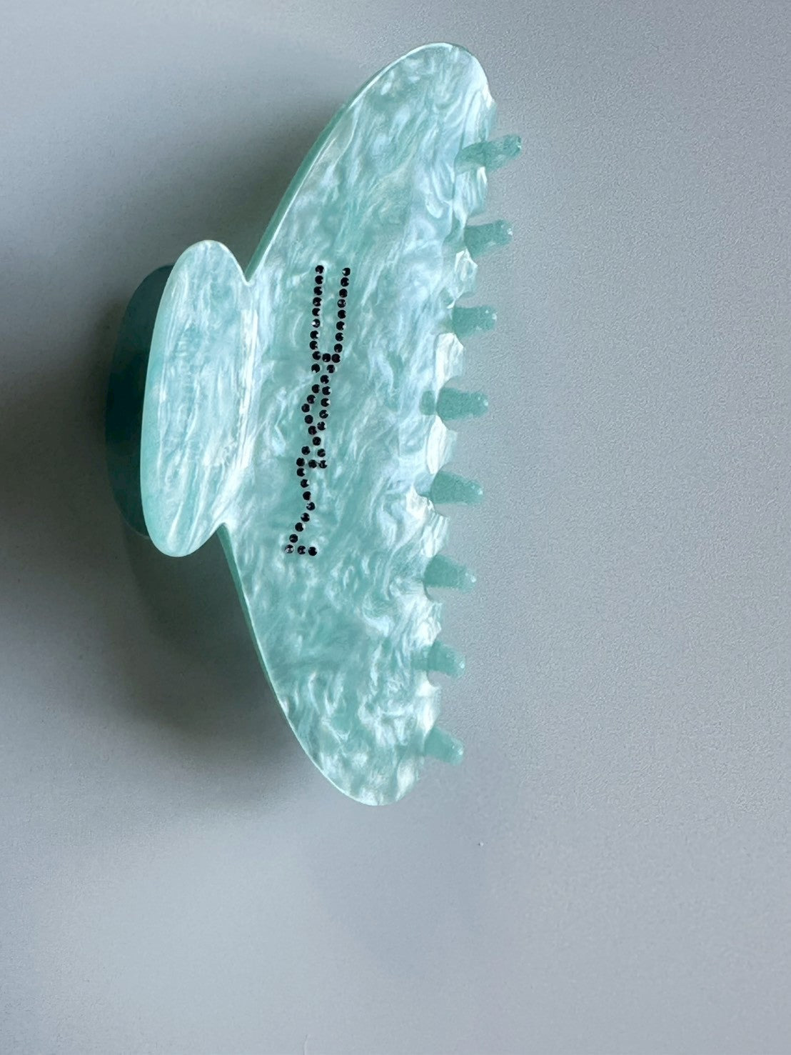 MAC hair claw clip
